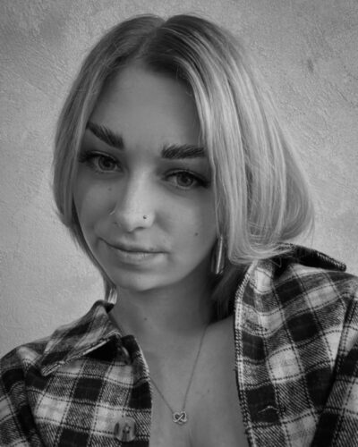 millie-busby profile photo